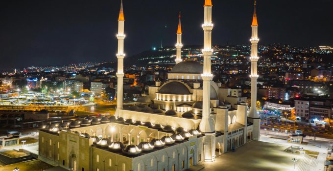 Hanife Hatun Camii ve Külliyesi açıldı